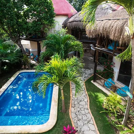 Hotel Uolis Nah
